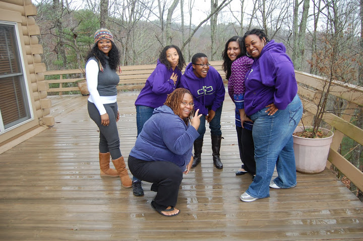 6 CFs pose for a picture outside at the mountains